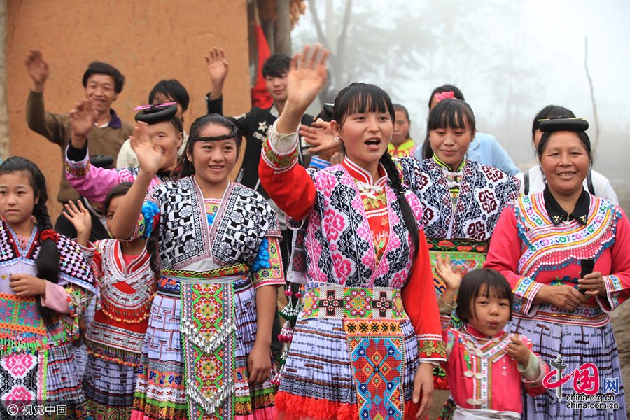 Aldeias isoladas em Yunnan acedem à literatura através de “bibliotecas às costas”