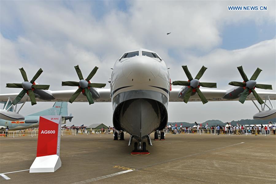 Maior avião anfíbio do mundo em destaque no Show Aéreo da China