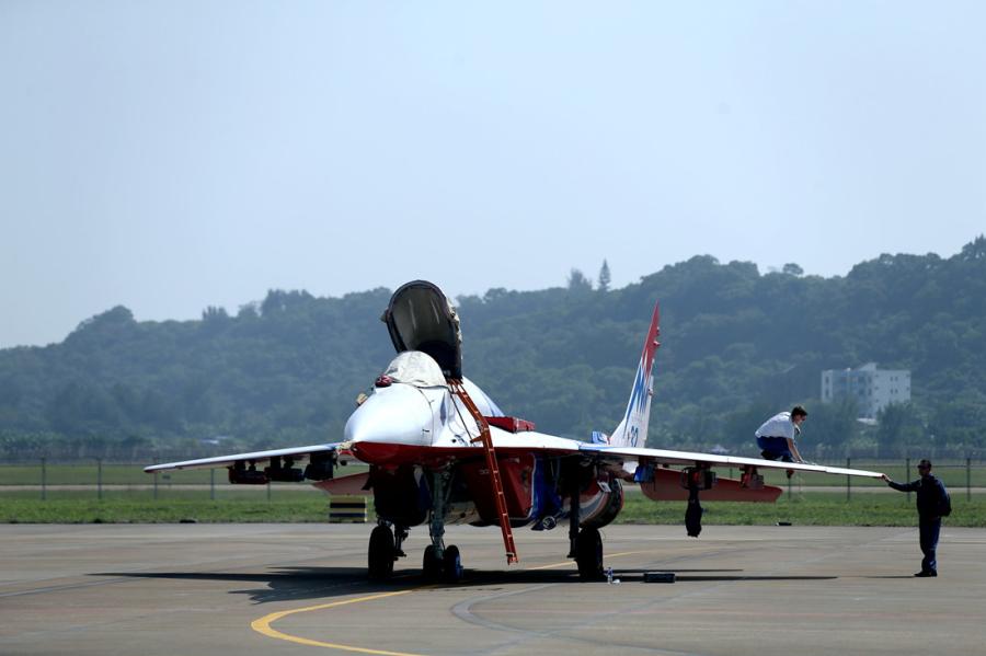 Armamentos sofisticados em destaque no Show Aéreo da China