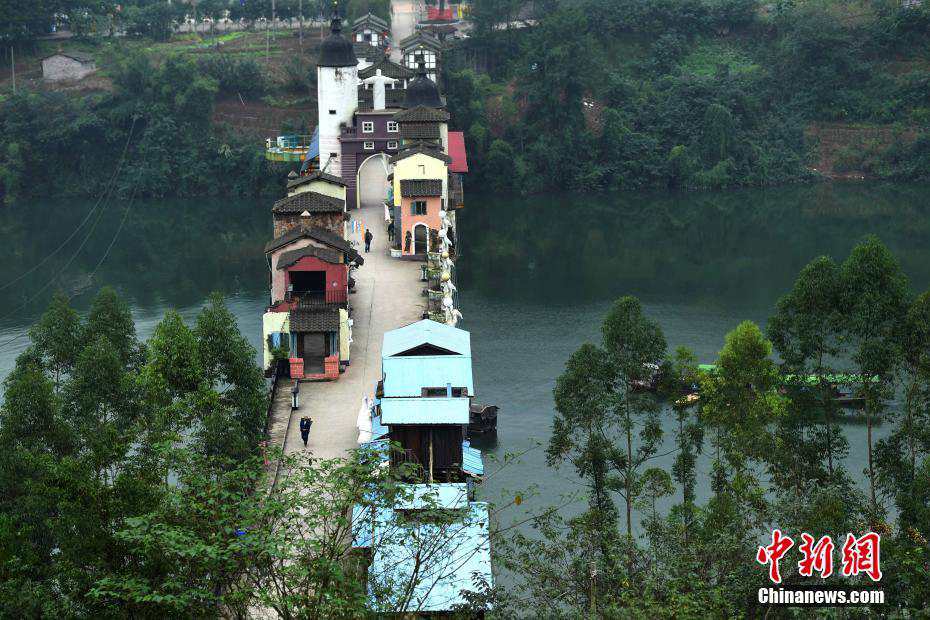 Ponte em Chongqing integra estilos da arquitetura chinesa e ocidental