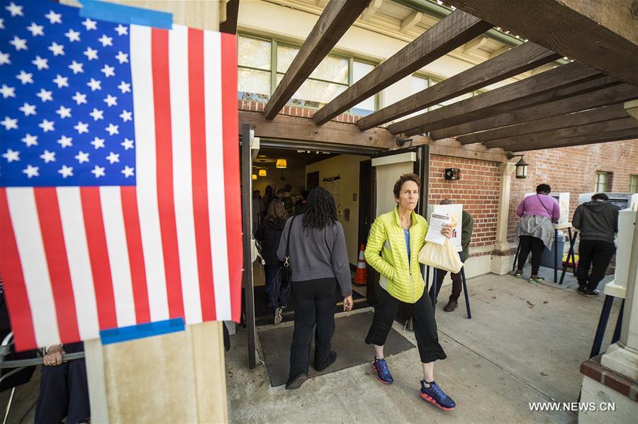 Eleições dos EUA: Votações têm início em 37 estados