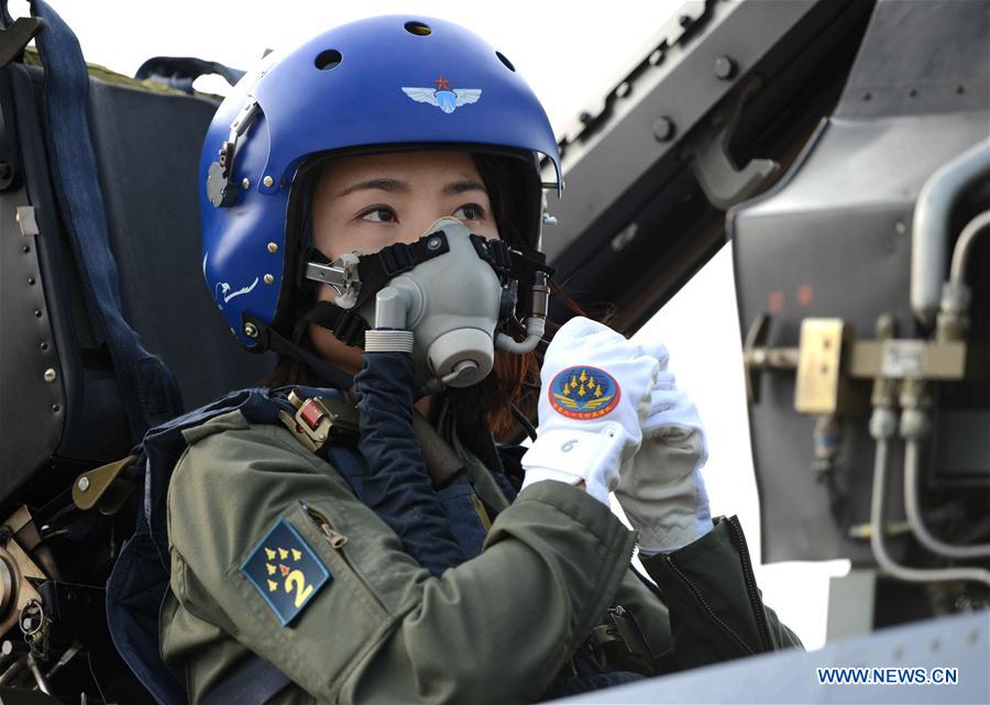 Piloto chinesa morre durante exercício de treinamento aéreo