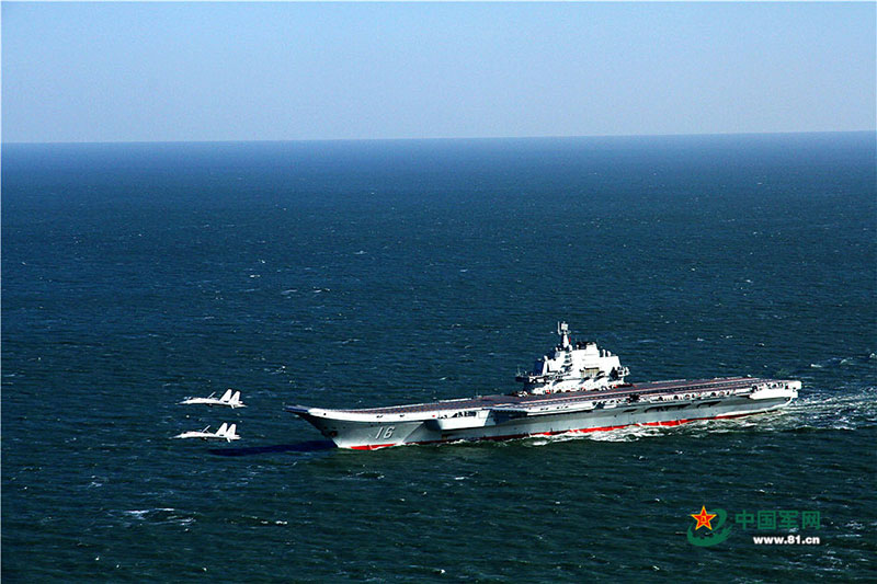 China publica fotos documentais dos treinos a bordo do porta-aviões Liaoning