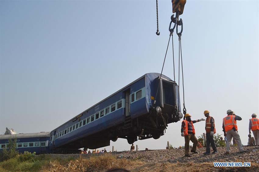 Acidente de trem na Índia deixa 91 mortos e mais de 150 feridos