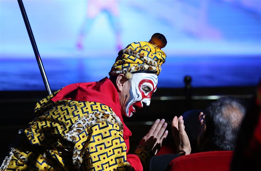 Apresentação de óperas tradicionais chinesas é realizada em Lima