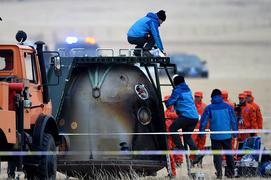 China revela os artigos a bordo da nave espacial Shenzhou 11