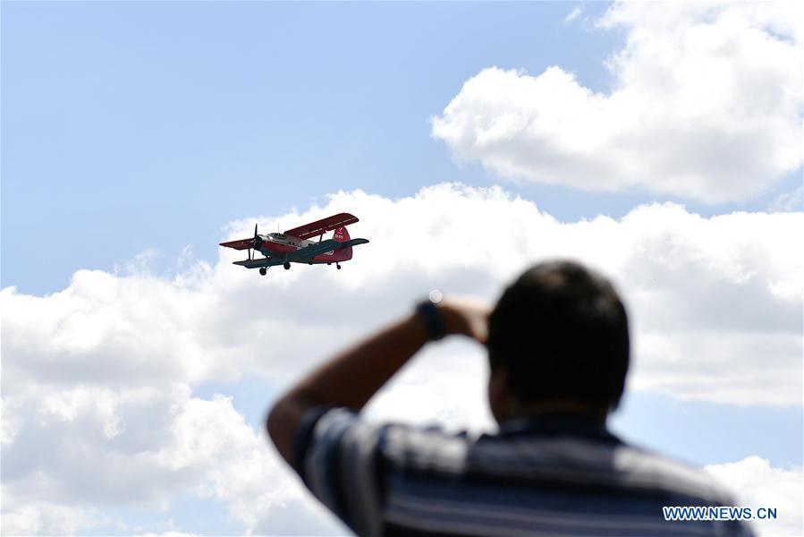 Vintage Air Rally realizado no Parque Nacional de Nairobi no Quénia