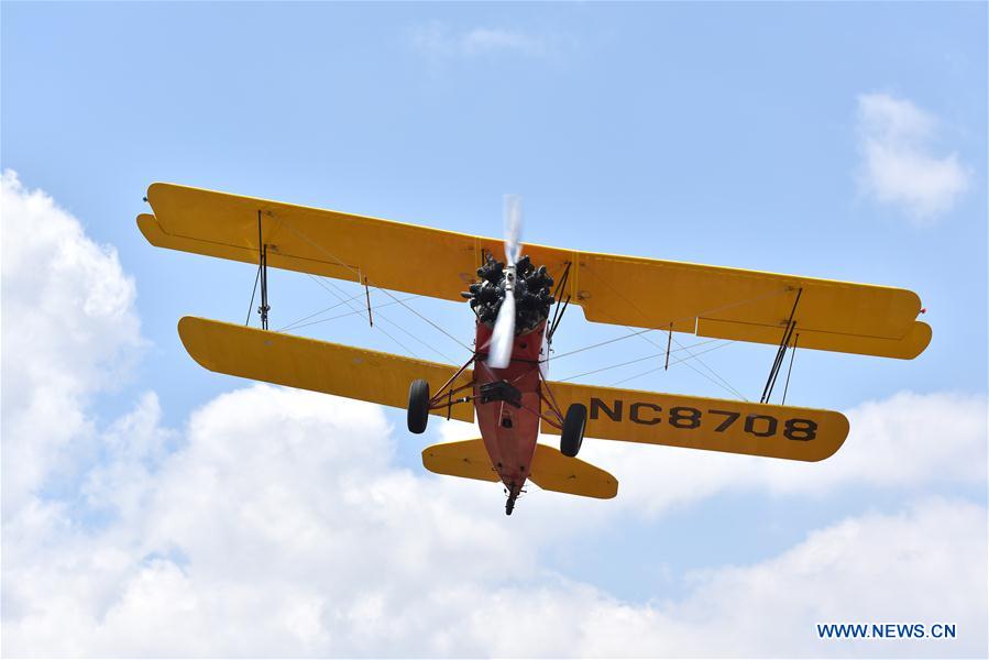 Vintage Air Rally realizado no Parque Nacional de Nairobi no Quénia