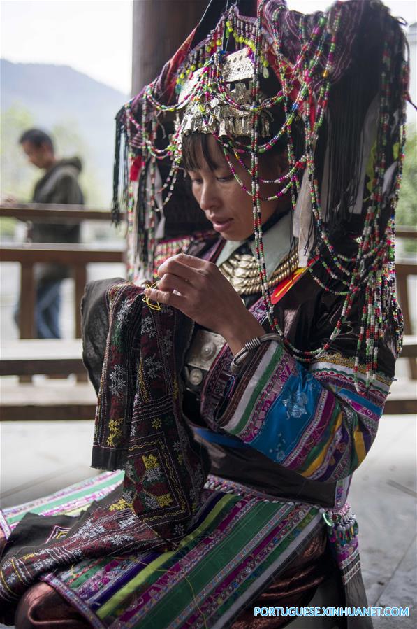 Concurso de bordado é realizado em Guizhou