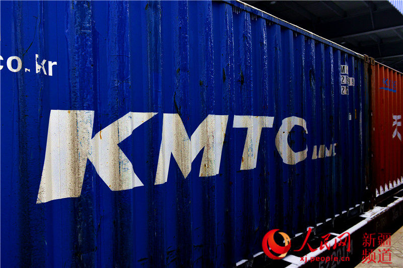Xinjiang lança serviço de trem de cargas diário à Ásia Central