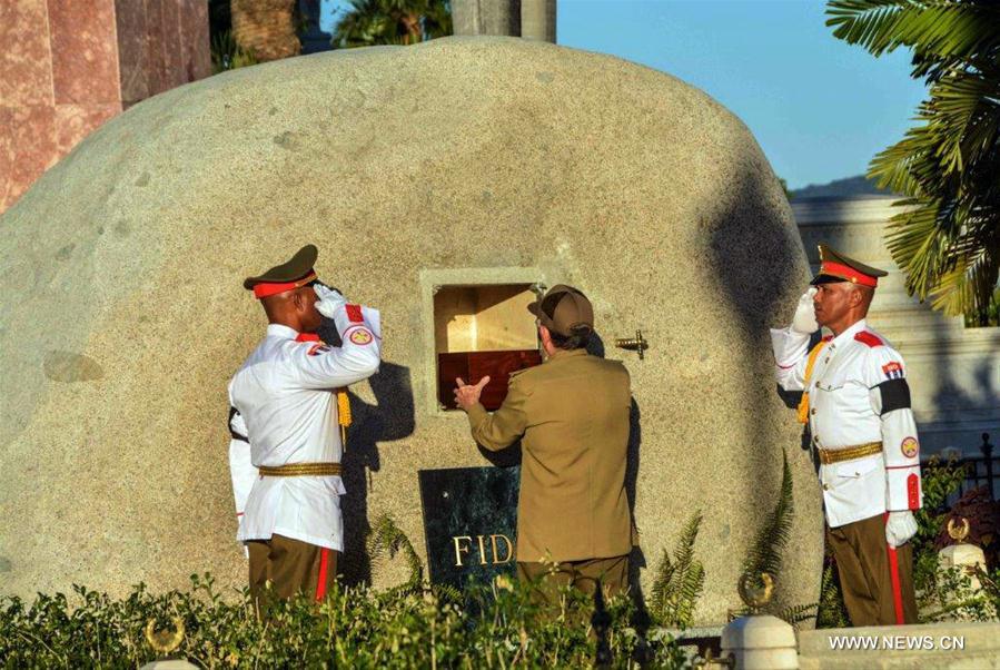 Cinzas de Fidel Castro repousam em Santiago de Cuba