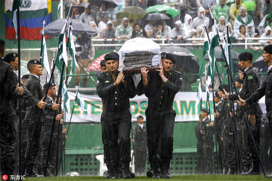 Brasil presta última homenagem aos jogadores e técnicos do Chapecoense