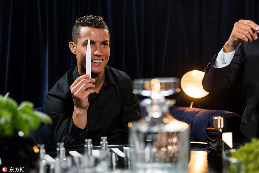 Cristiano Ronaldo lança perfume