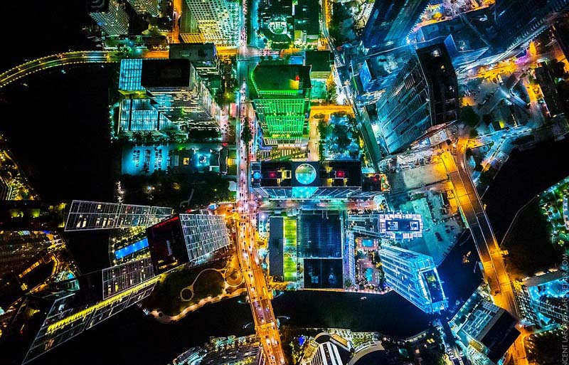 Fotógrafo captura cenário noturno de 10 cidades a 7500 pés de altitude