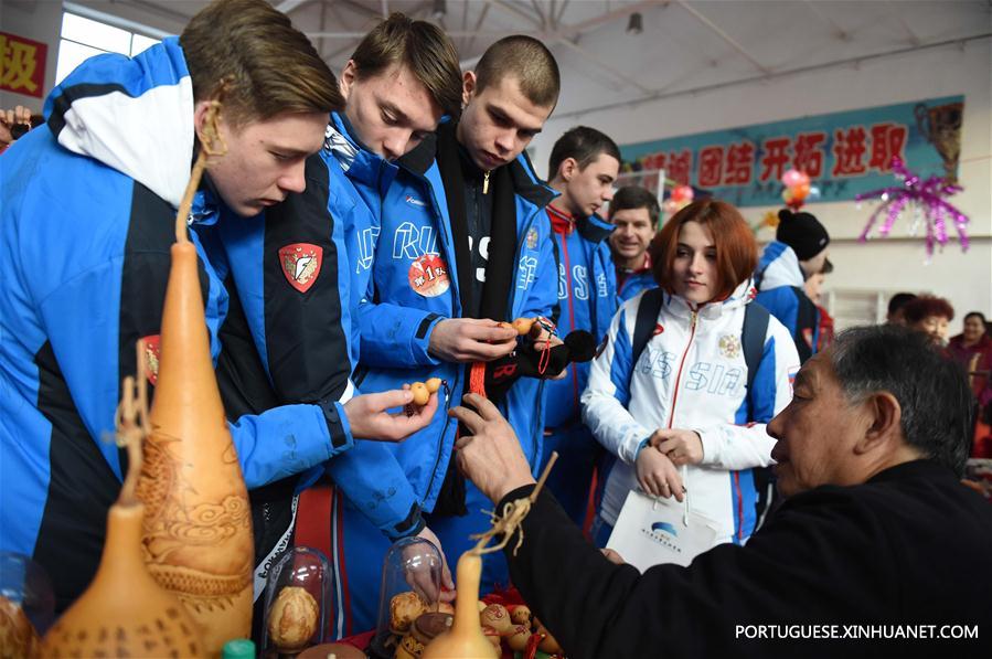 Jovens atletas russos participam dos primeiros jogos de inverno para adolescentes em Harbin