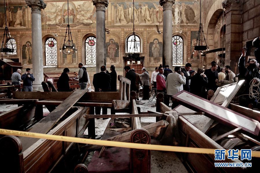 Explosão em igreja do Cairo mata 25