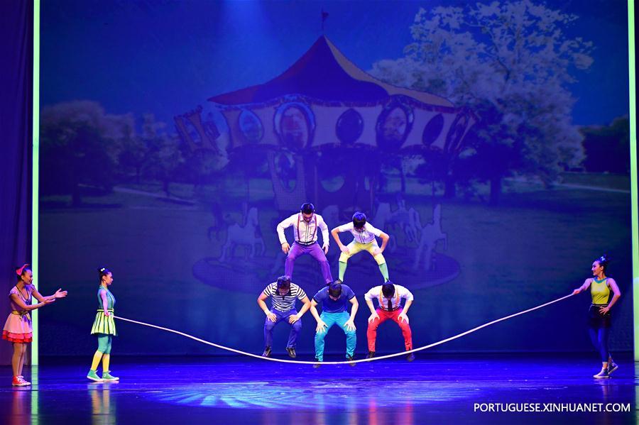 Luoyang realiza 3º Festival de Arte Acrobática da China