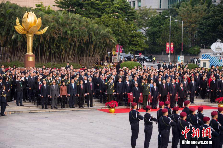 Macau celebra o 17º aniversário do retorno à China com cerimônia de hasteamento da bandeira nacional