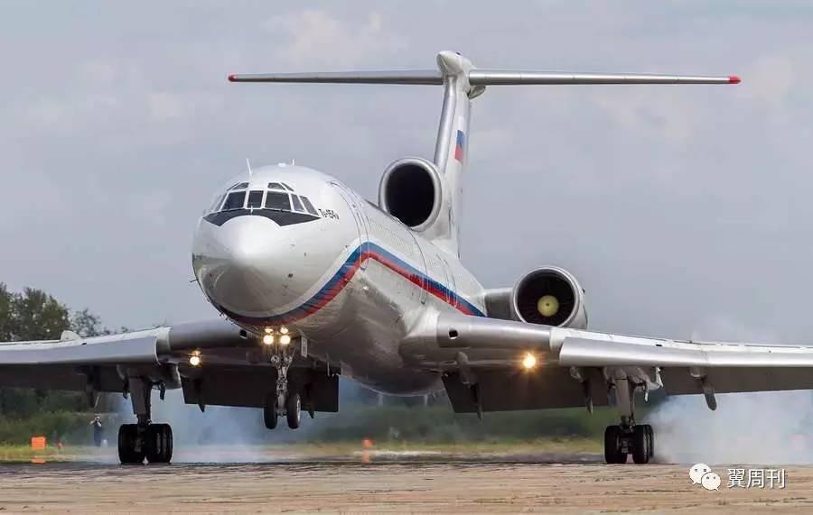 Avião militar russo cai no Mar Negro com 92 pessoas a bordo