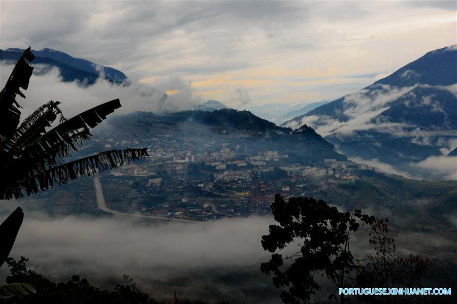 Paisagem de inverno na região sudeste do Tibete