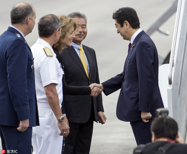 Premiê japonês presta homenagem em memoriais do Havai