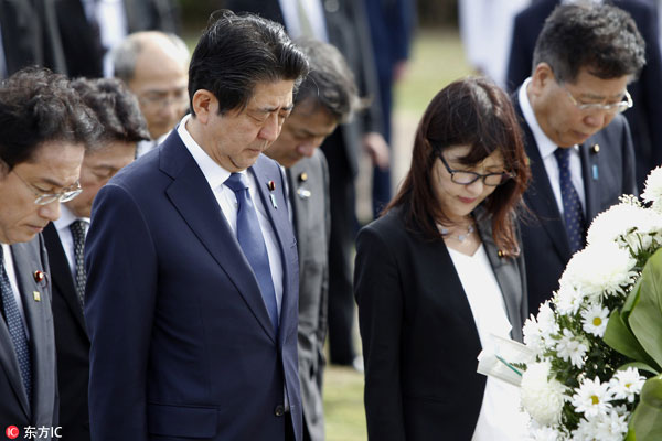 Premiê japonês presta homenagem em memoriais do Havai