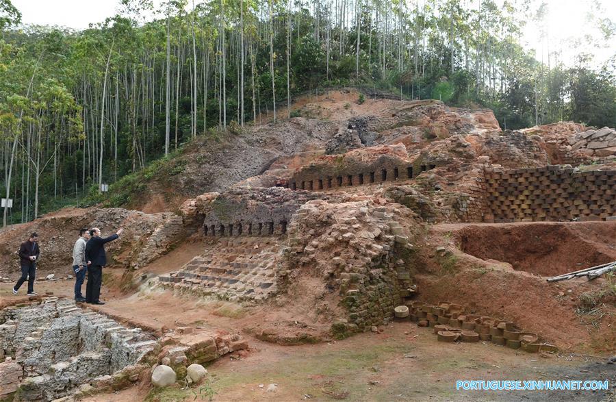 Relíquias do forno de porcelanas de Dongxi na província de Fujian