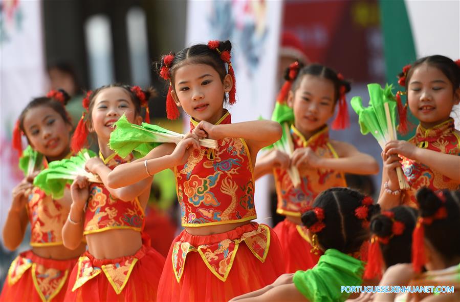 Celebração é realizada para colheita de laranjas kinkan em Guangxi