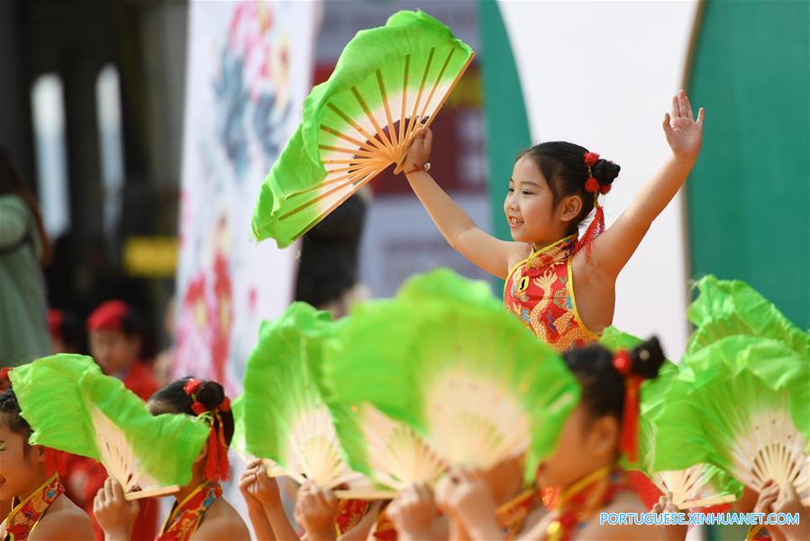 Celebração é realizada para colheita de laranjas kinkan em Guangxi