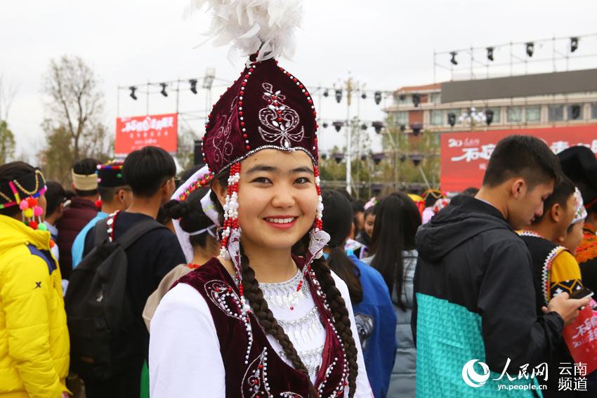 Diário do Povo Online organiza caminhada em comemoração do seu 20º aniversário em Yunnan