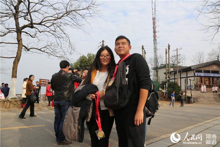 Diário do Povo Online organiza caminhada em comemoração do seu 20º aniversário em Changsha