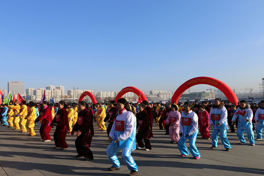 Diário do Povo Online organiza caminhada em comemoração do seu 20º aniversário em Datong