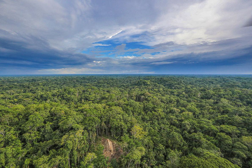 Fotógrafo brasileiro captura momentos raros de Índios na Amazônia