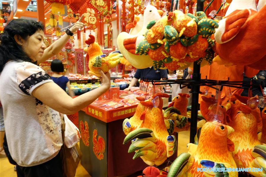 Mercados começam a vender produtos para próximo Ano Novo Lunar em Singapura