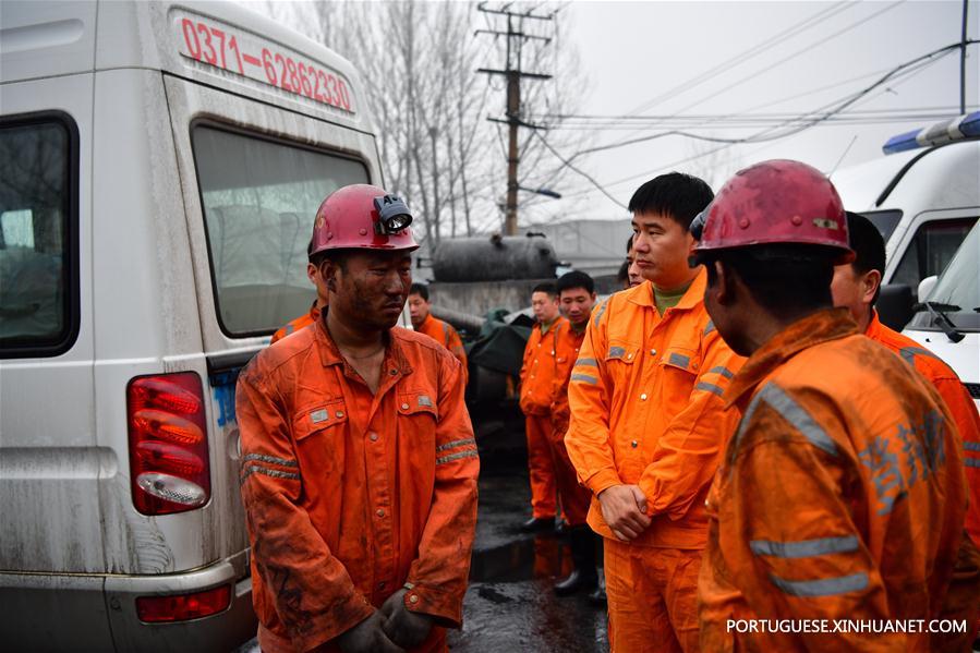 Desmoronamento em mina de carvão deixa cinco mortos e sete presos