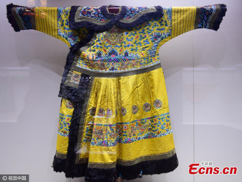 Vestes imperiais de inverno são exibidas no nordeste da China