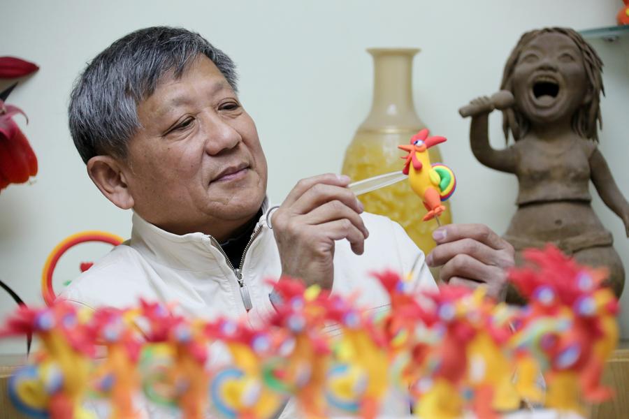 ‘Galos’ de plasticina saúdam o Ano Novo Chinês