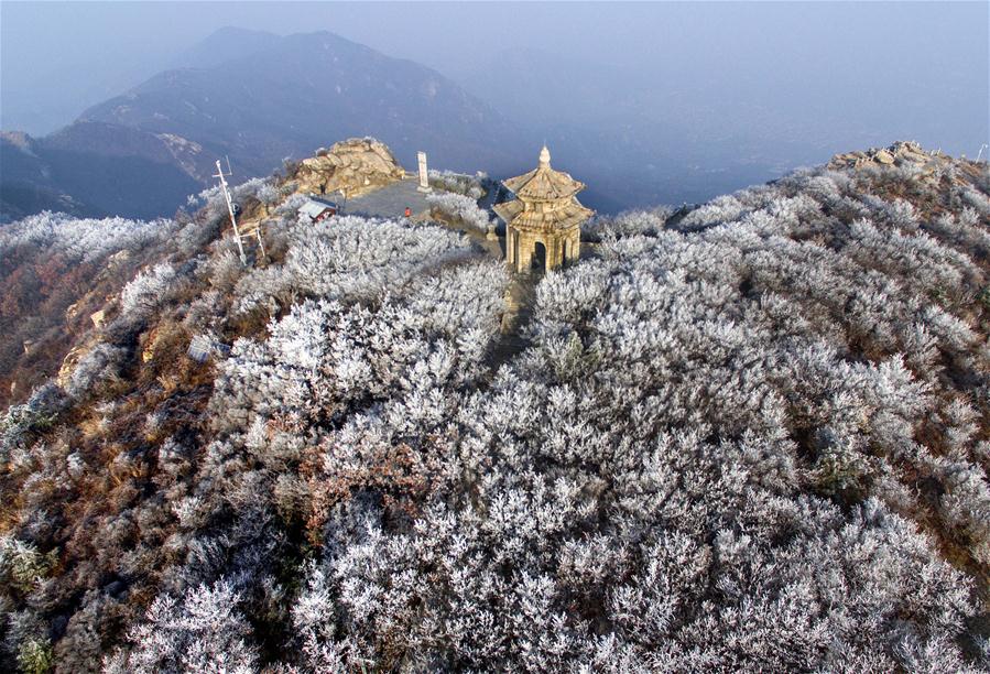 Paisagem de sincelo na montanha Huaguo no leste da China