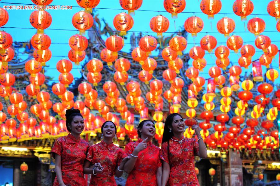 Lanterna do festival acende Bankok