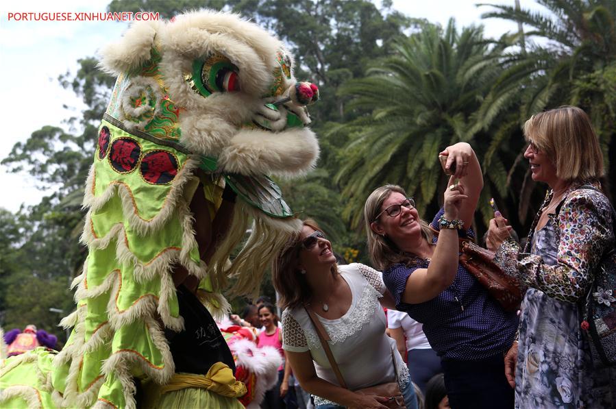 Dança do dragão anuncia as celebrações do Ano Novo Lunar chinês no Brasil