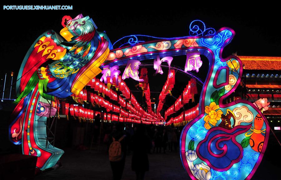 Feira de lanternas é realizada em Xi'an