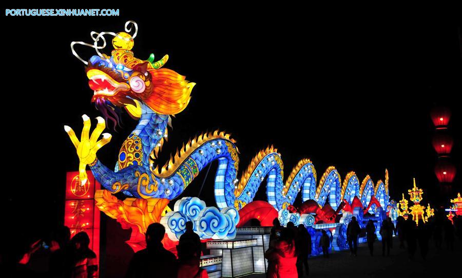 Feira de lanternas é realizada em Xi'an