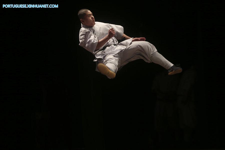 Monges do Templo Shaolin fazem apresentação na Palestina