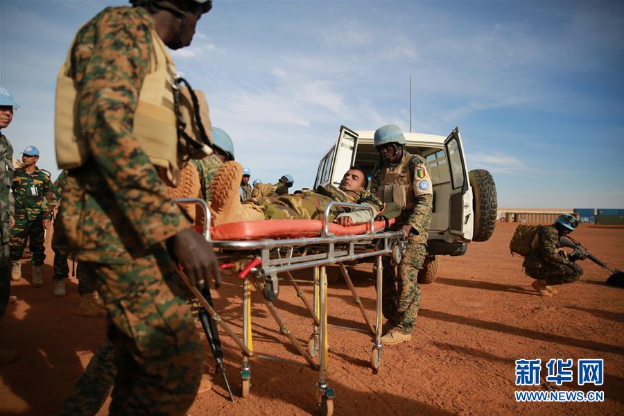 Tropas chinesas realizam manobra antiterrorismo no Mali