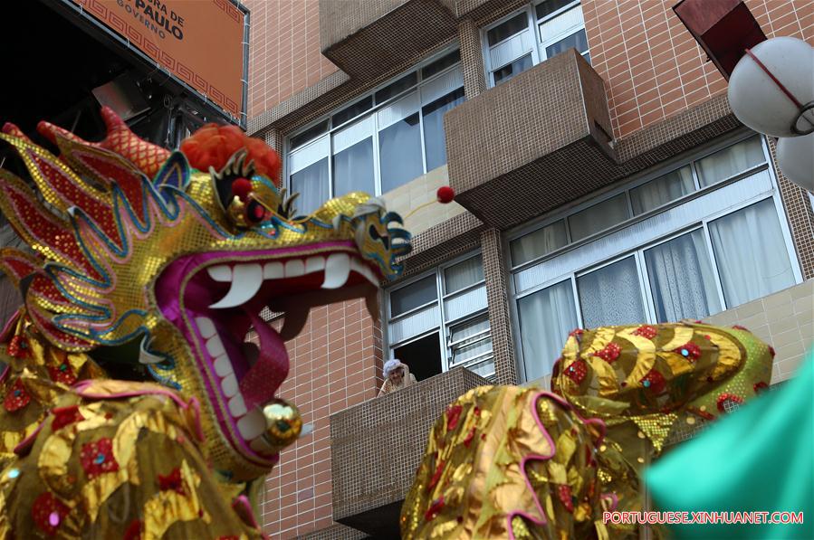 Dança do dragão e do leão celebra o Ano Novo Lunar chinês em São Paulo