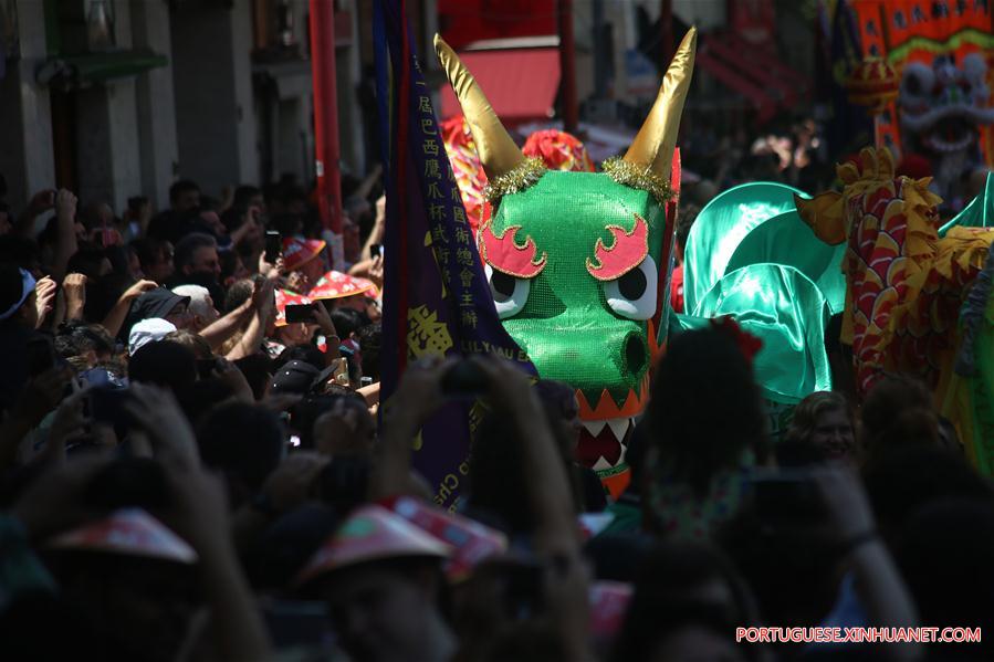 Dança do dragão e do leão celebra o Ano Novo Lunar chinês em São Paulo