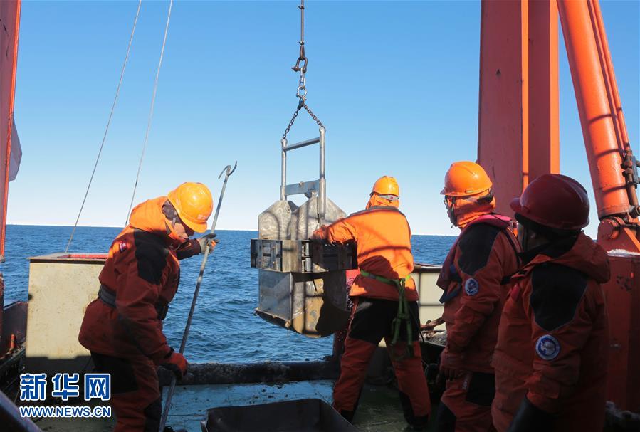 Equipa chinesa de expedição antártica bate recorde de latitude no hemisfério Sul