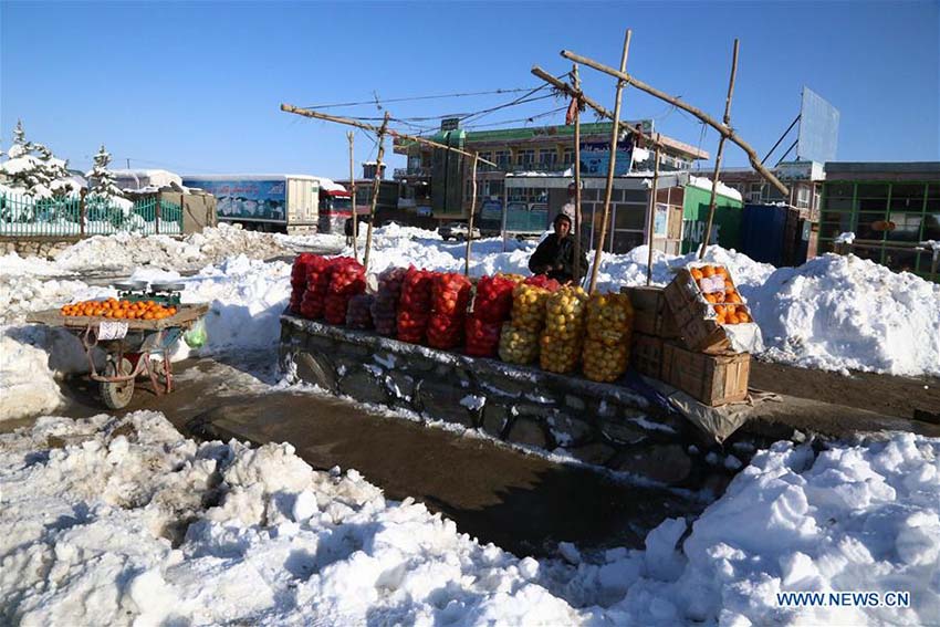 Neve e tempo frio deixam mais de 100 mortos no Afeganistão