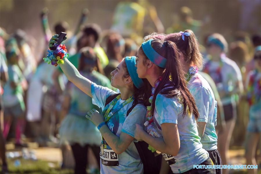 Color Run reúne milhares de participantes em Canberra, Austrália