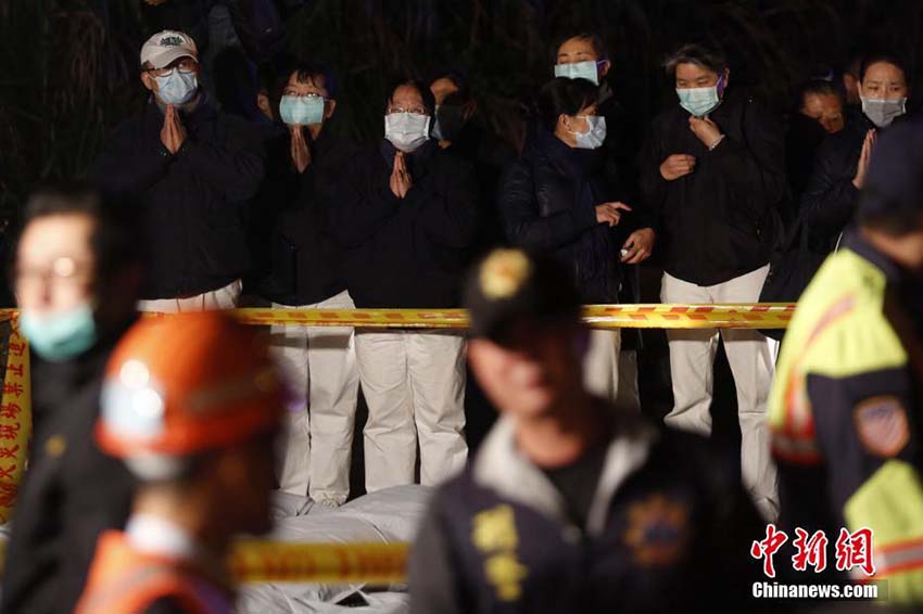 Acidente de ônibus em Taiwan deixa pelo menos 32 mortos